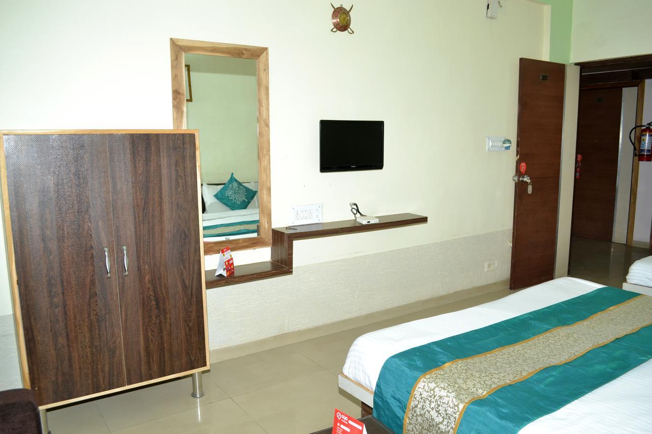 Hotel Neelkanth Residency Gandhinagar Eksteriør billede