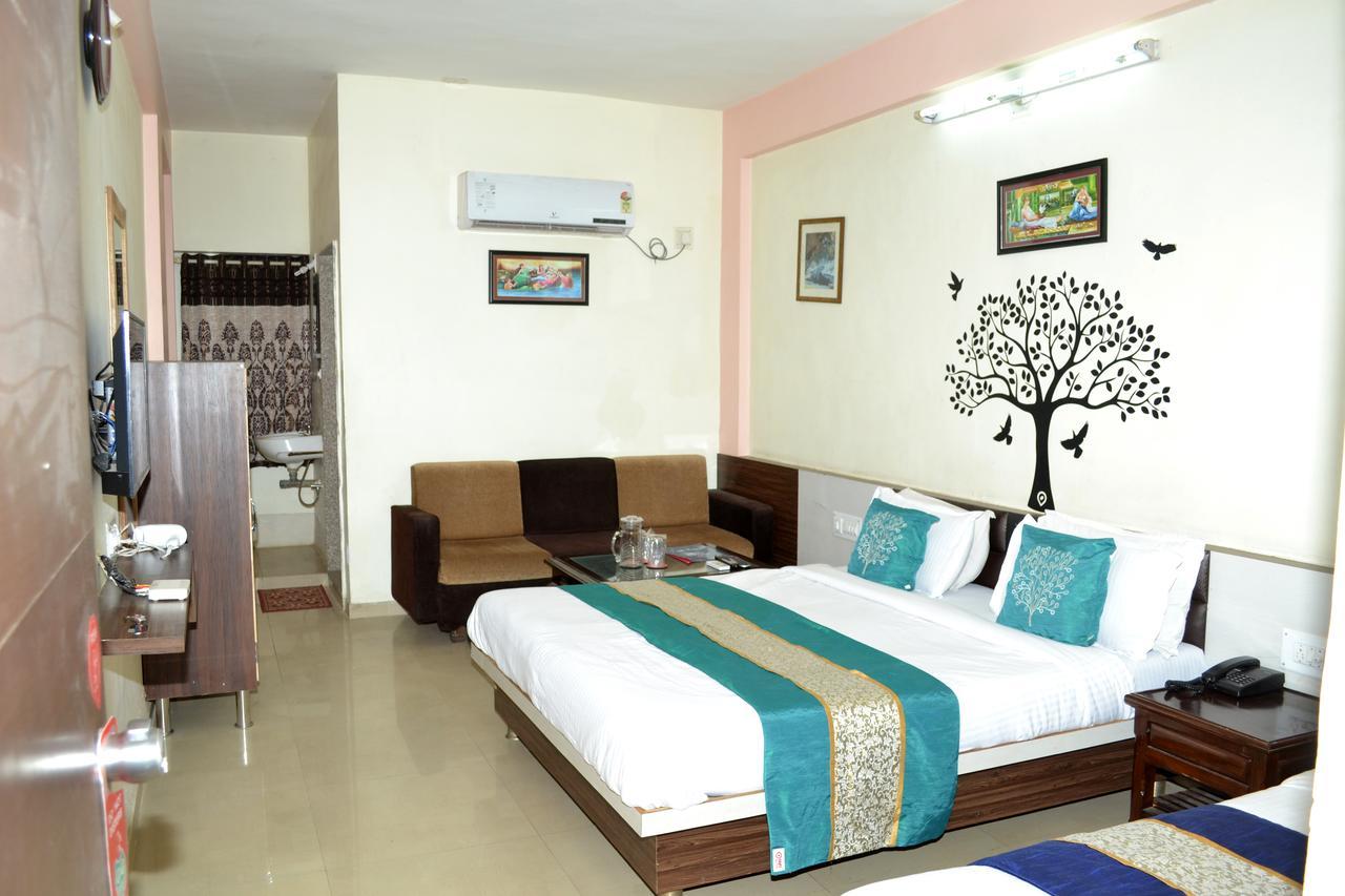 Hotel Neelkanth Residency Gandhinagar Eksteriør billede