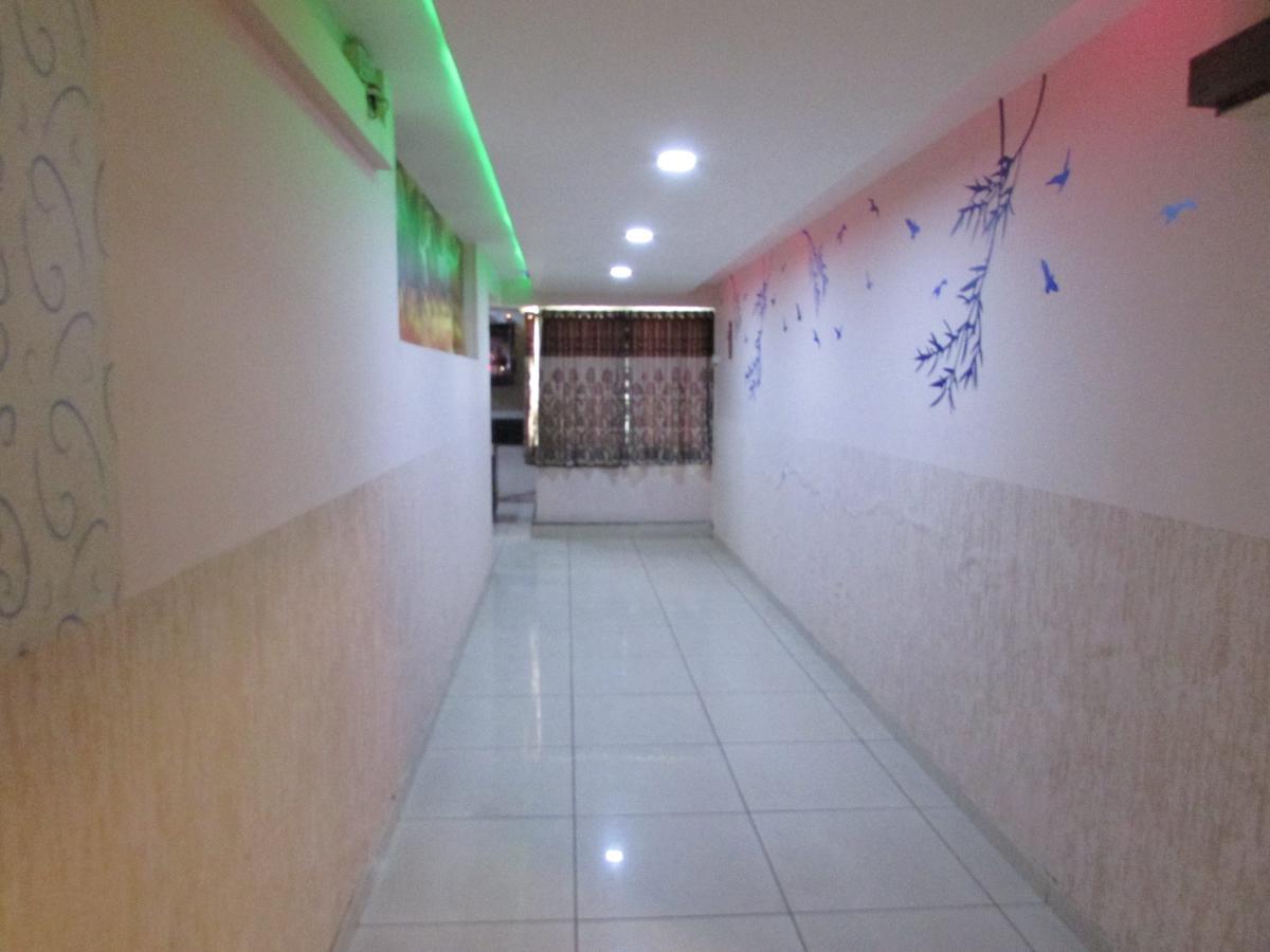 Hotel Neelkanth Residency Gandhinagar Eksteriør billede