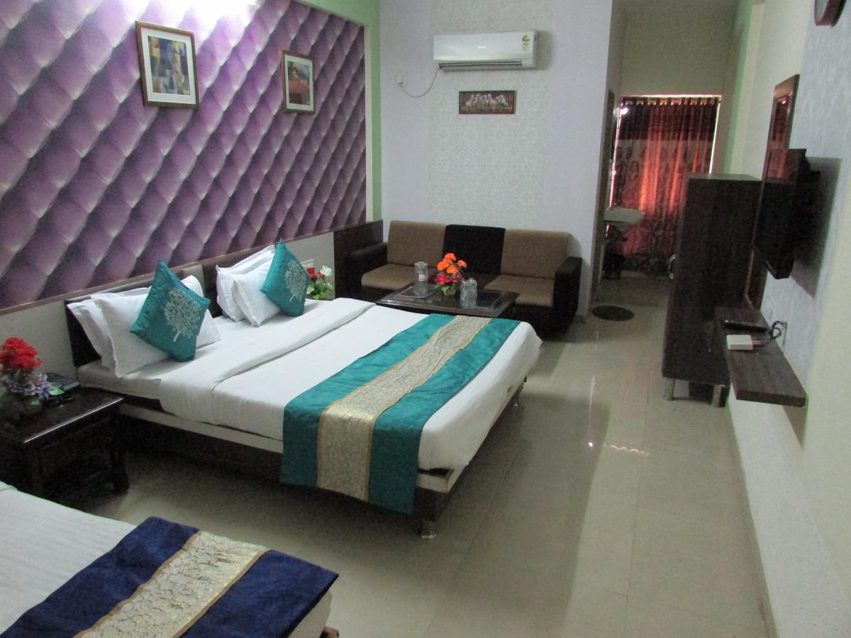 Hotel Neelkanth Residency Gandhinagar Eksteriør billede