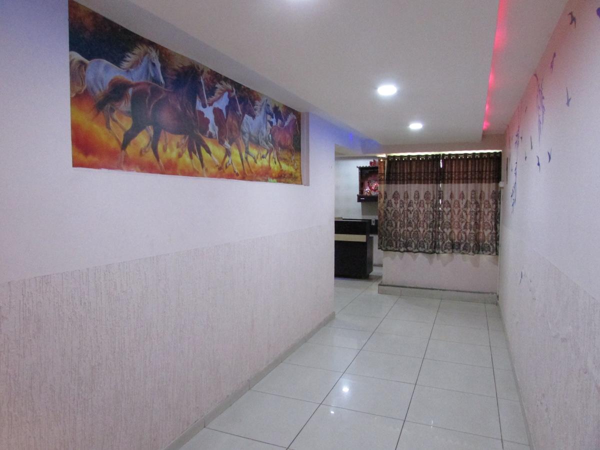 Hotel Neelkanth Residency Gandhinagar Eksteriør billede