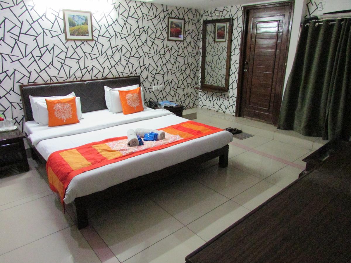 Hotel Neelkanth Residency Gandhinagar Eksteriør billede