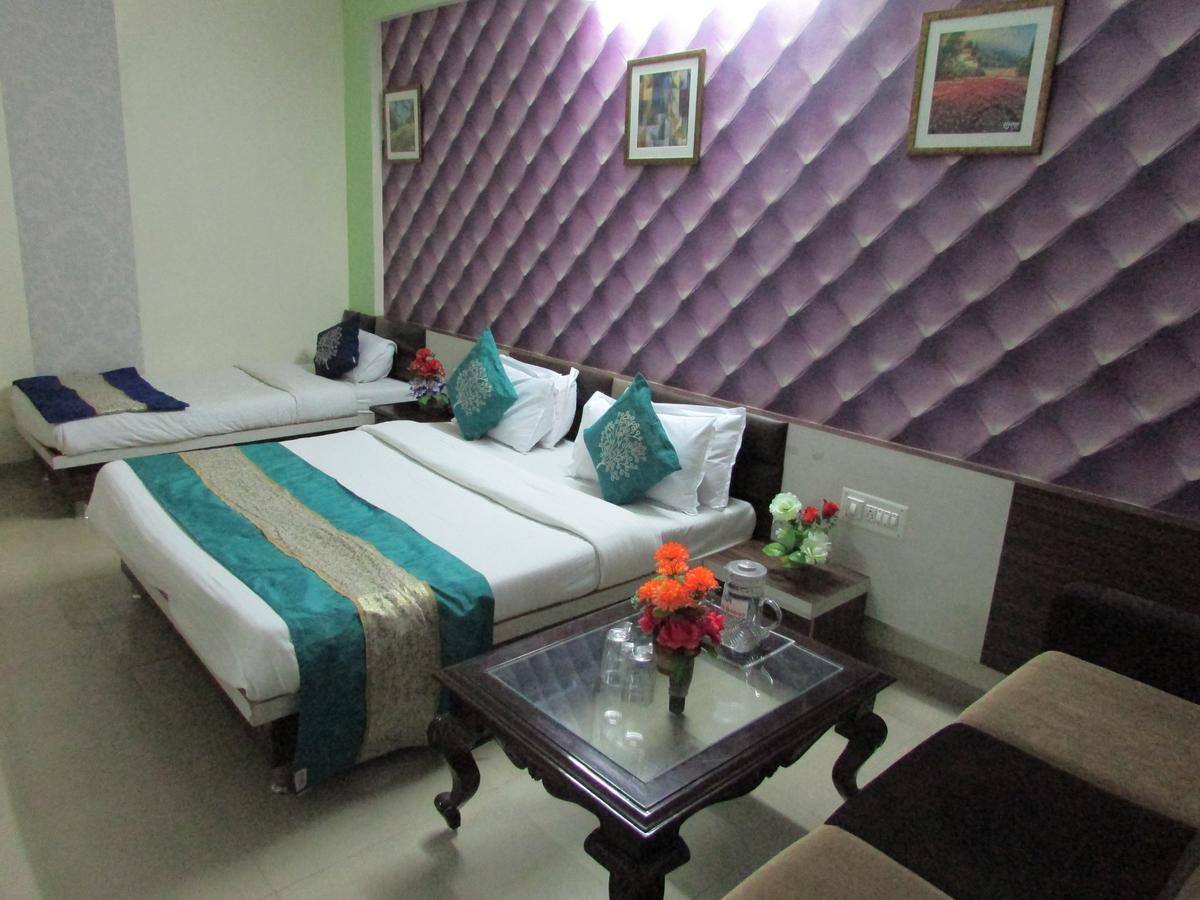 Hotel Neelkanth Residency Gandhinagar Eksteriør billede