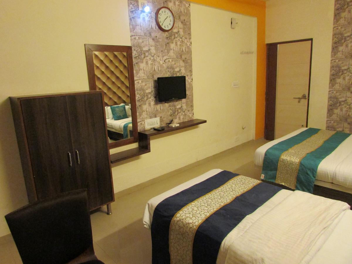 Hotel Neelkanth Residency Gandhinagar Eksteriør billede